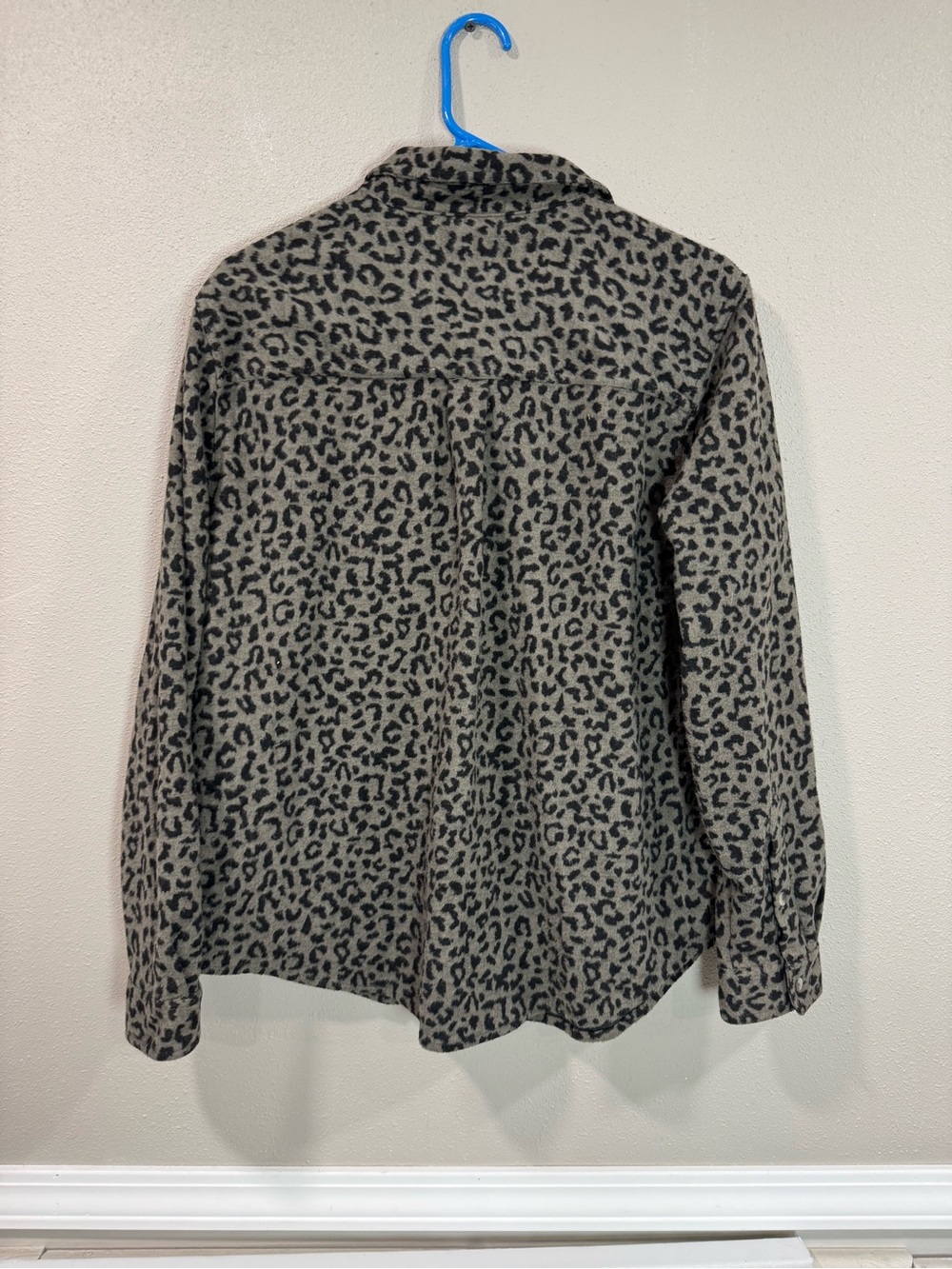 Leopard Print Button-Down Shirt - - Picture 5 of 7